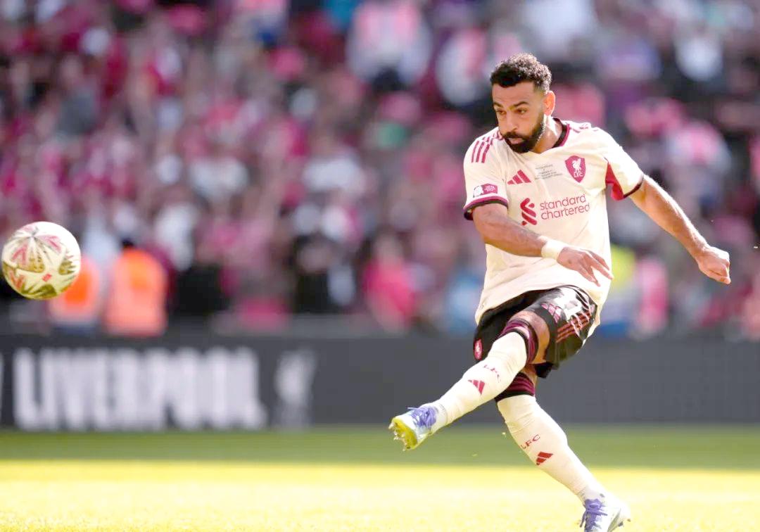 社区盾倒计时，利物浦关键时刻回应争议，细节引发关注，更衣室稳定，轮换策略成焦点的简单介绍-体育赛事