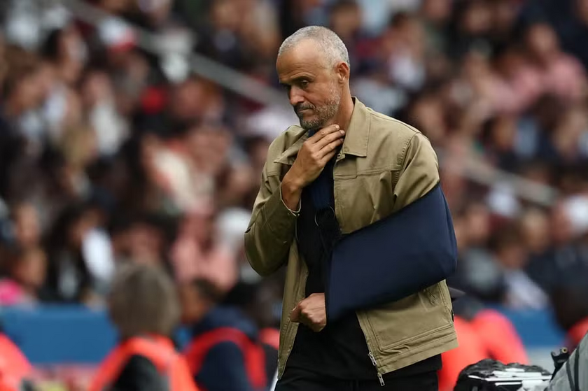 包含赛后突围战来临，巴黎圣日耳曼围绕法甲回应争议，质疑声仍在，轮换策略成焦点的词条-实时比分